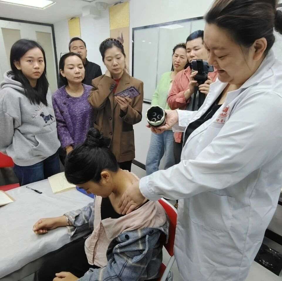 润贤中医学堂多科室三甲跟诊：皮肤科 / 呼吸科 / 内分泌科全覆盖，零基础无门槛，喜欢中医就能上手