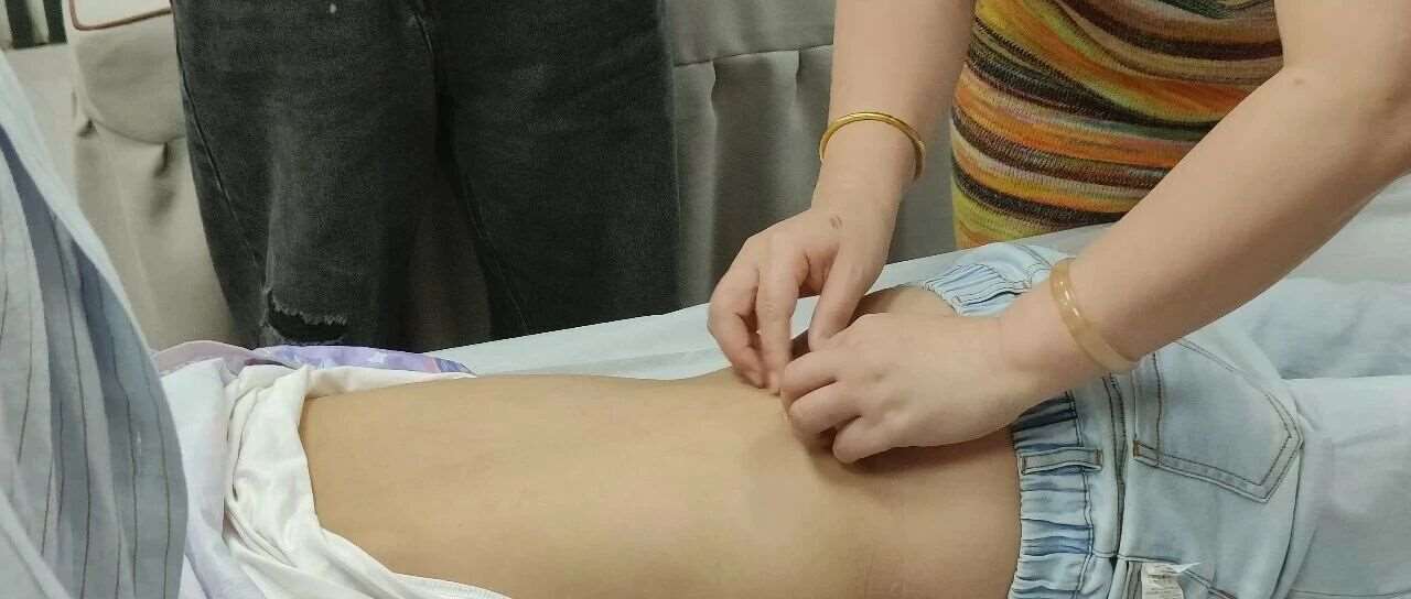润贤中医培训学堂：广州三甲跟诊零基础友好！专家特长匹配需求，8800 元学全套技术 + 跟诊实战