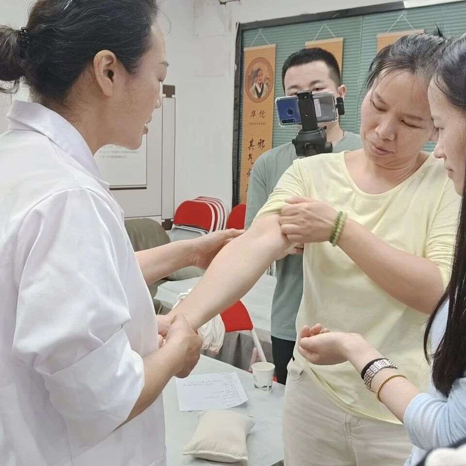 想学推拿正骨：优先看重实操还是证书？