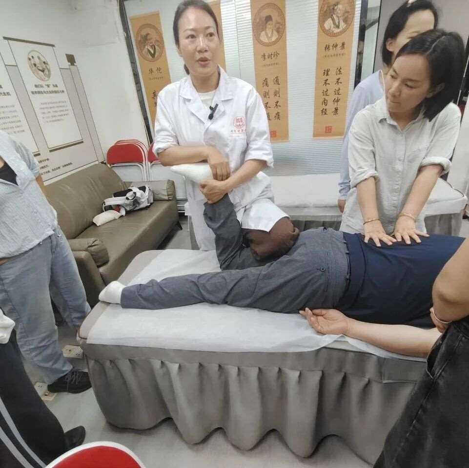 2026年学中医理疗还有前景吗？广州本地转行真实行业分析