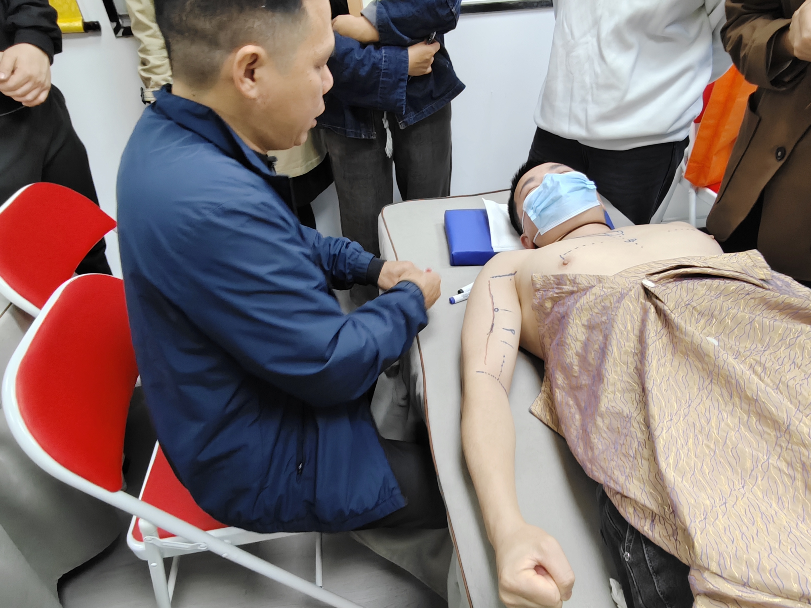 小儿推拿培训哪里比较正规？润贤中医学堂，零基础学靠谱小儿推拿