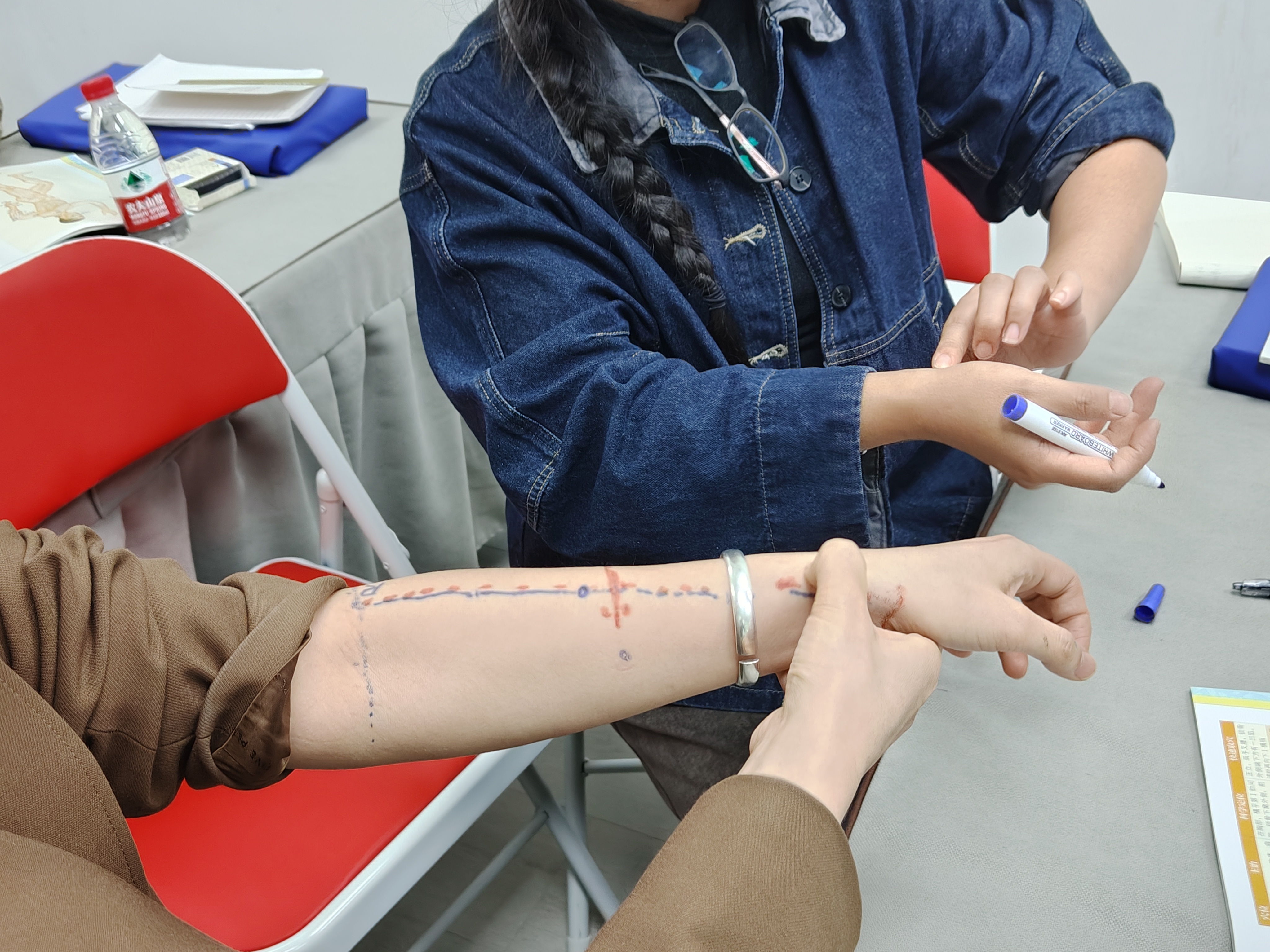 学中医是不是越贵越好？学费不等于教学实力，避开高价陷阱